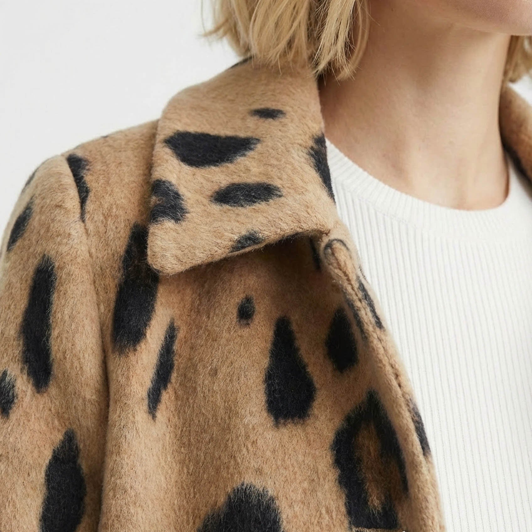 Chic Leopard Print Wool Blend Mini Coat / Structured Jacket