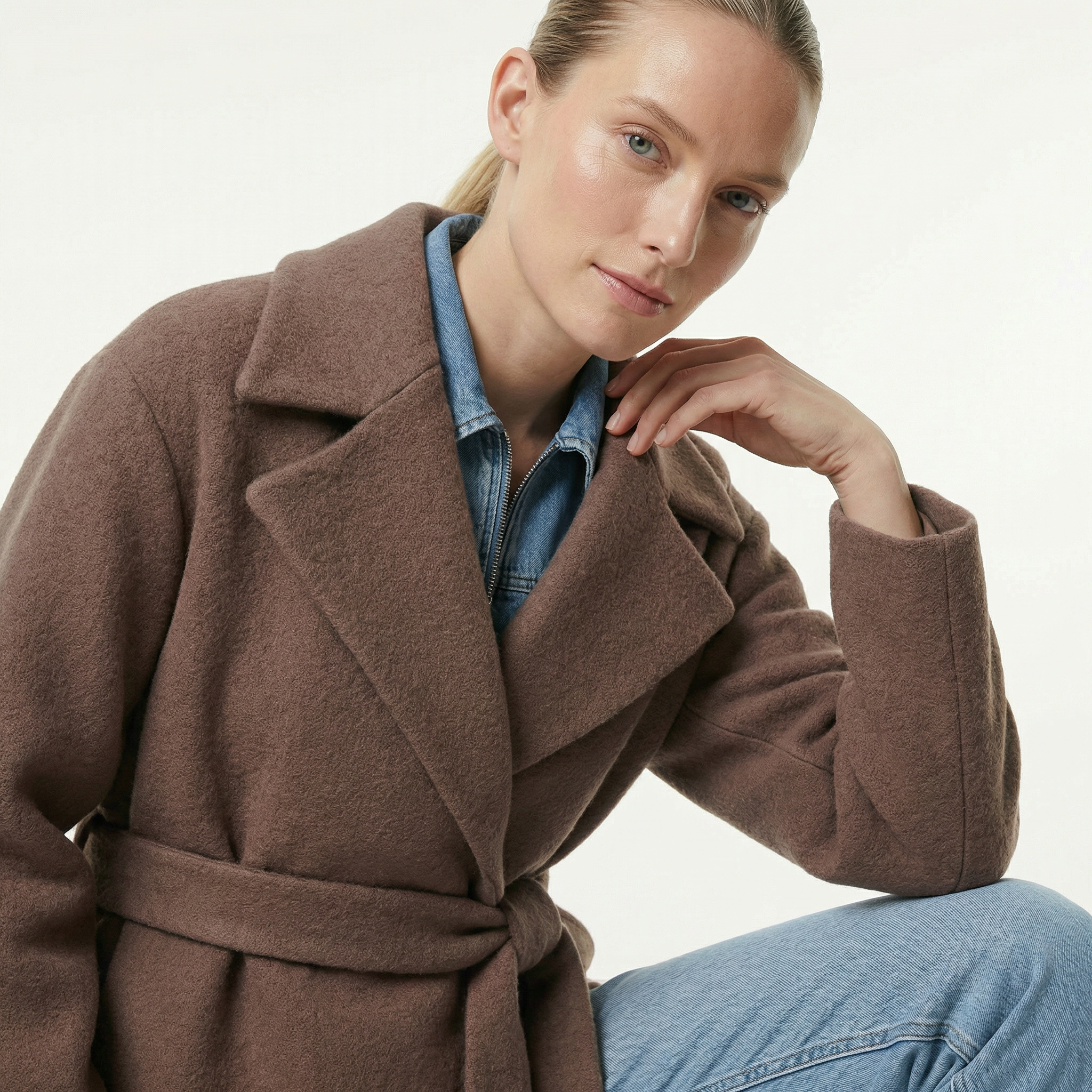 The Sloane | 100% kokt ull maxikappa med hög krage - Cocoa