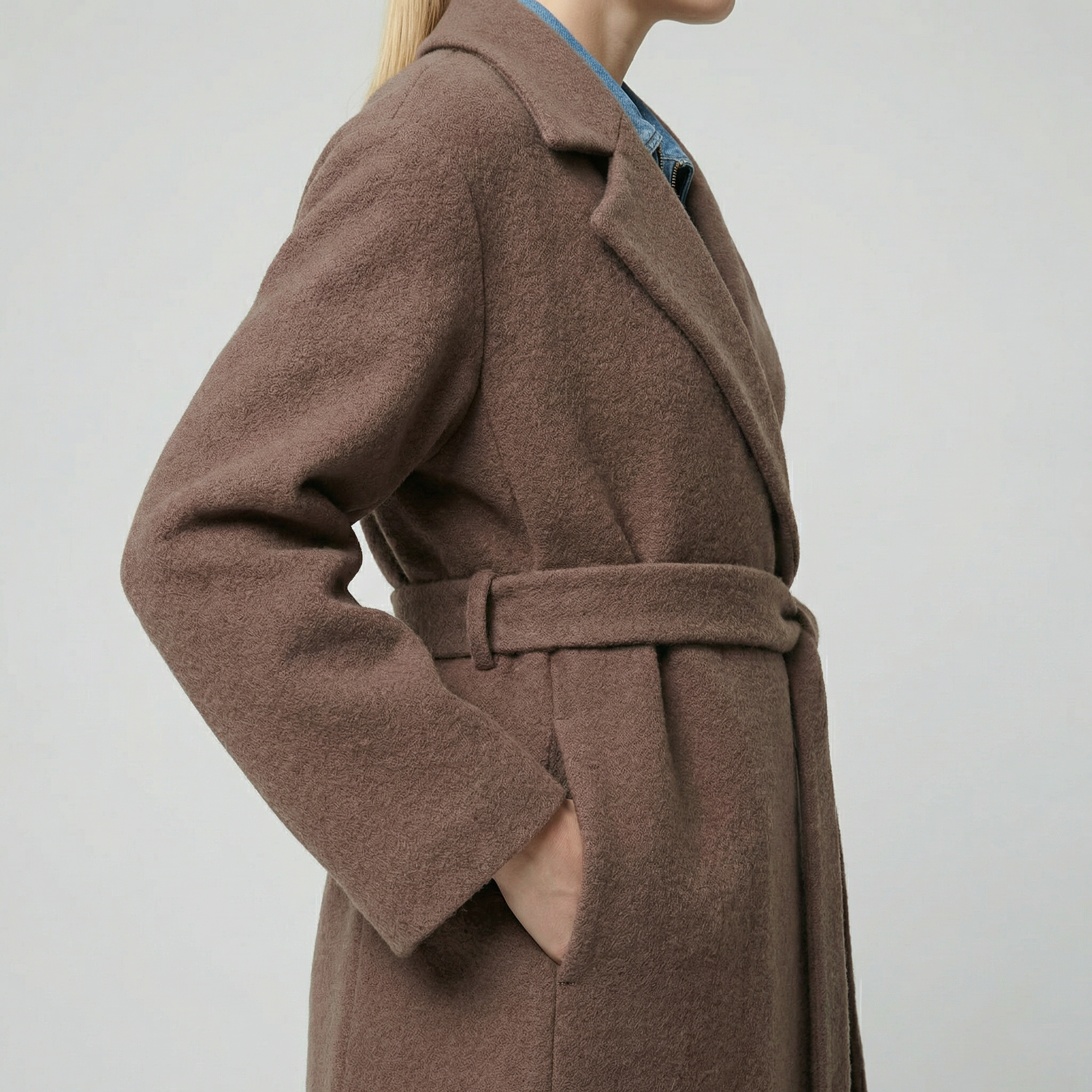 The Sloane | 100% kokt ull maxikappa med hög krage - Cocoa