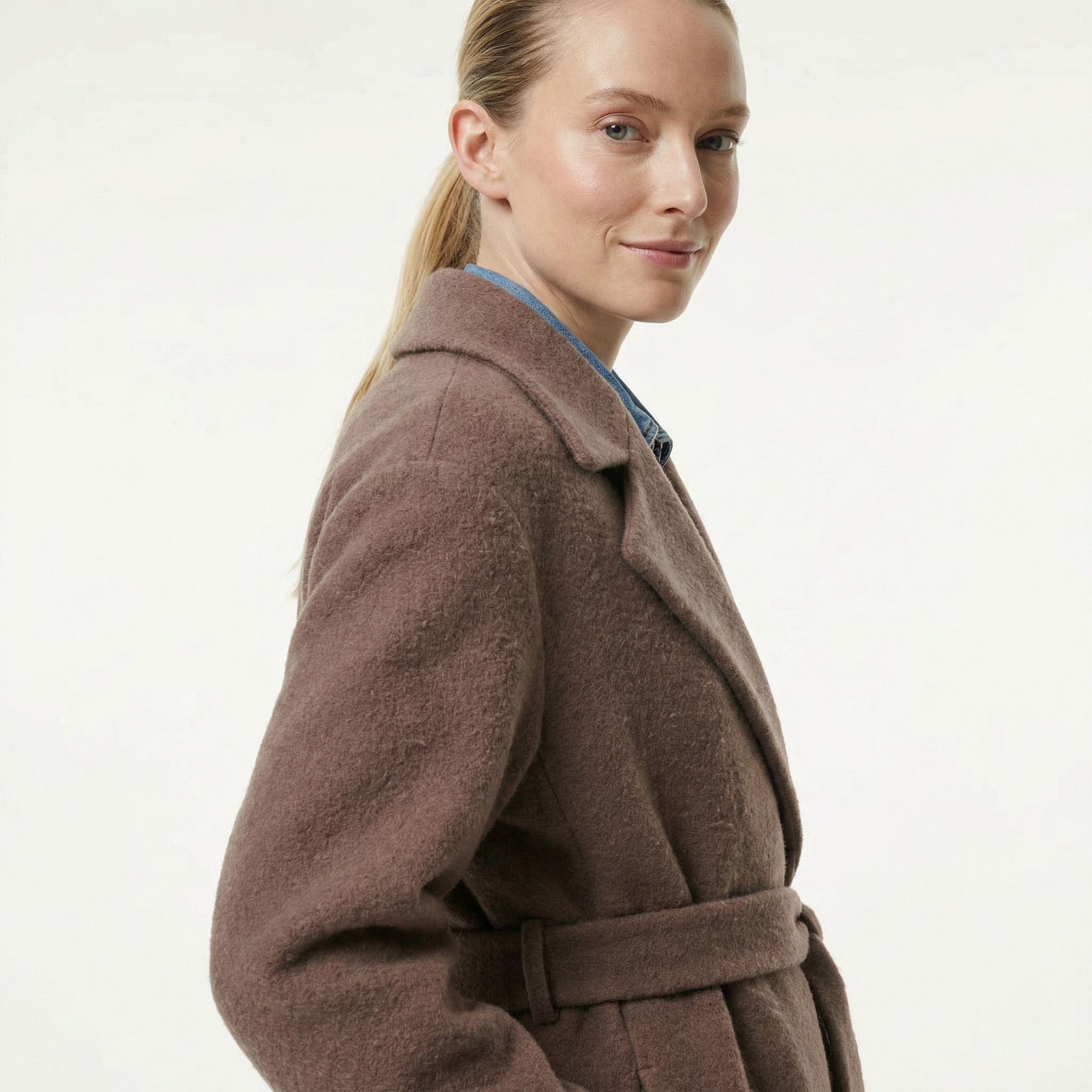 The Sloane | 100% kokt ull maxikappa med hög krage - Cocoa